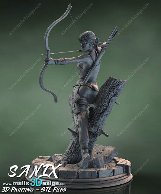 Lara Croft Statue