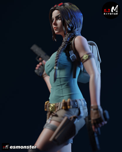 Lara Croft Statue