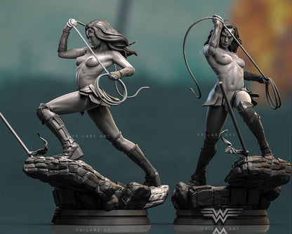 Wonder Woman Statue