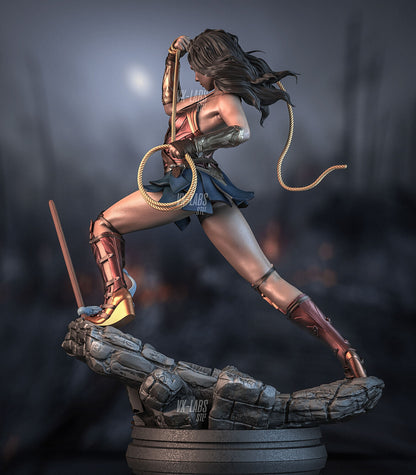 Wonder Woman Statue