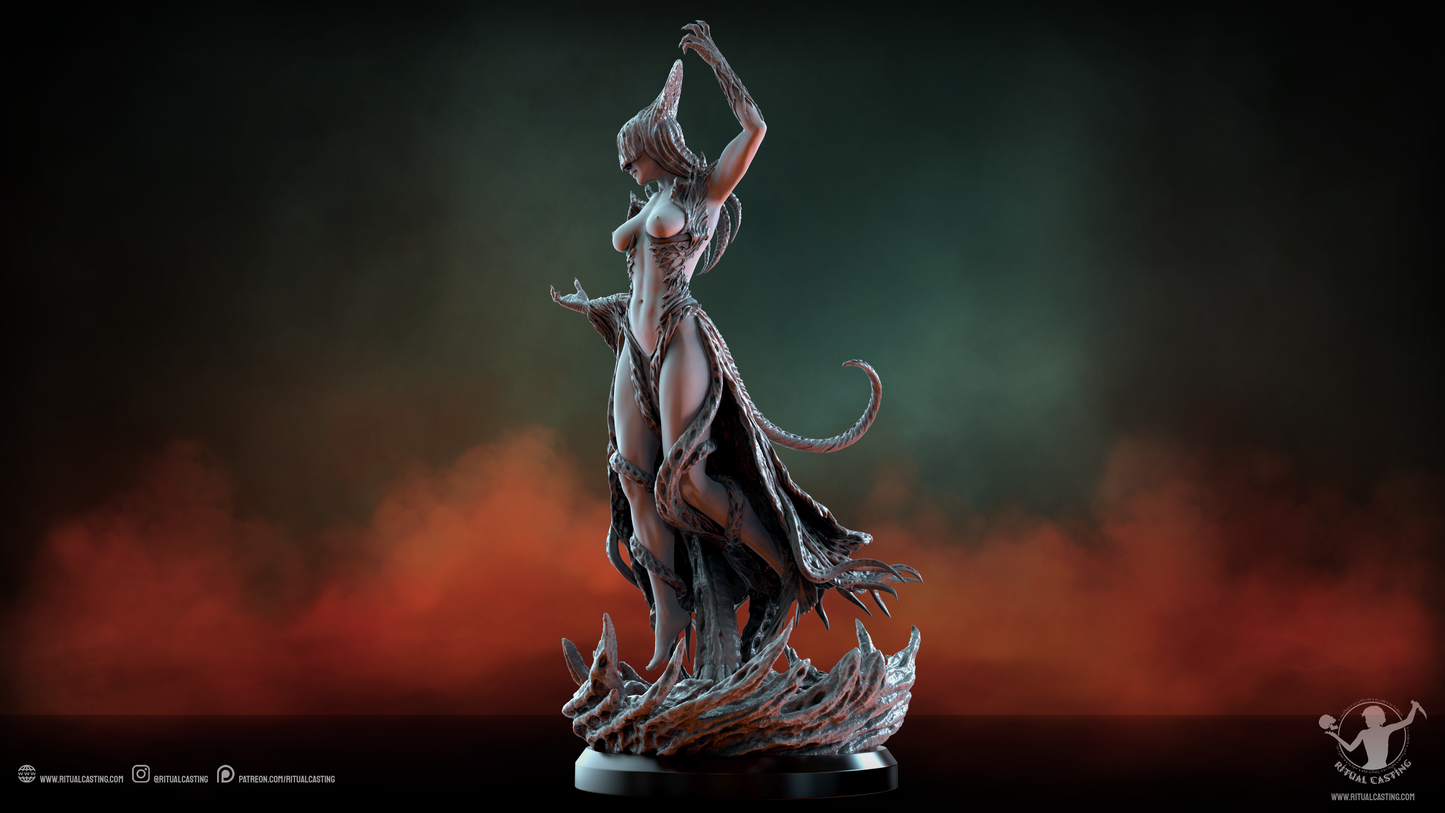 Deus Spes Nostra: Lady Sin Statue