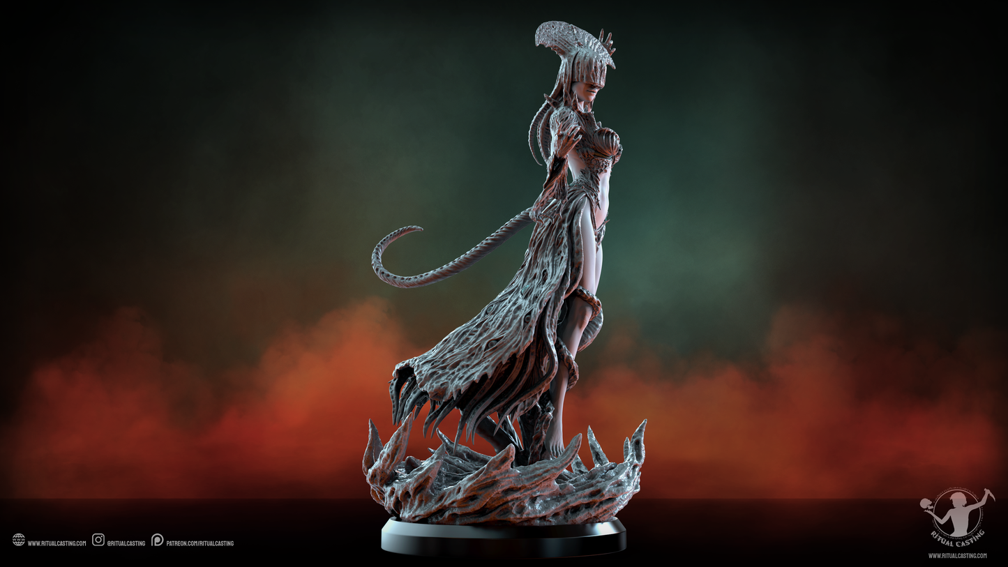 Deus Spes Nostra: Lady Sin Statue