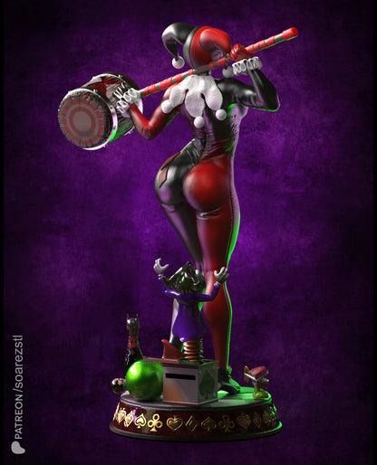 Harley Quinn Statue